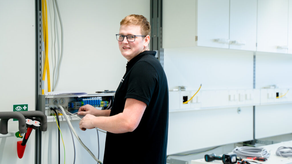 Service-Techniker-Elektroinstallateur Handwerk Ahaus Elektroniker