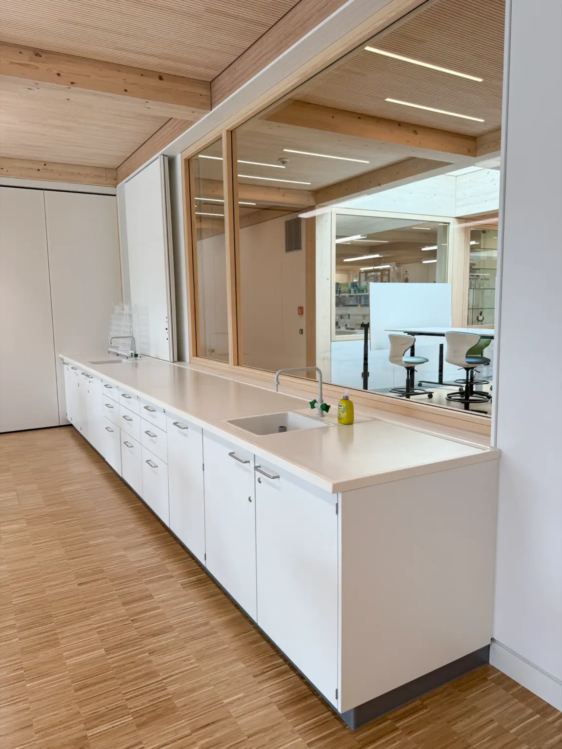 8KBF_HLB_20250918_0064